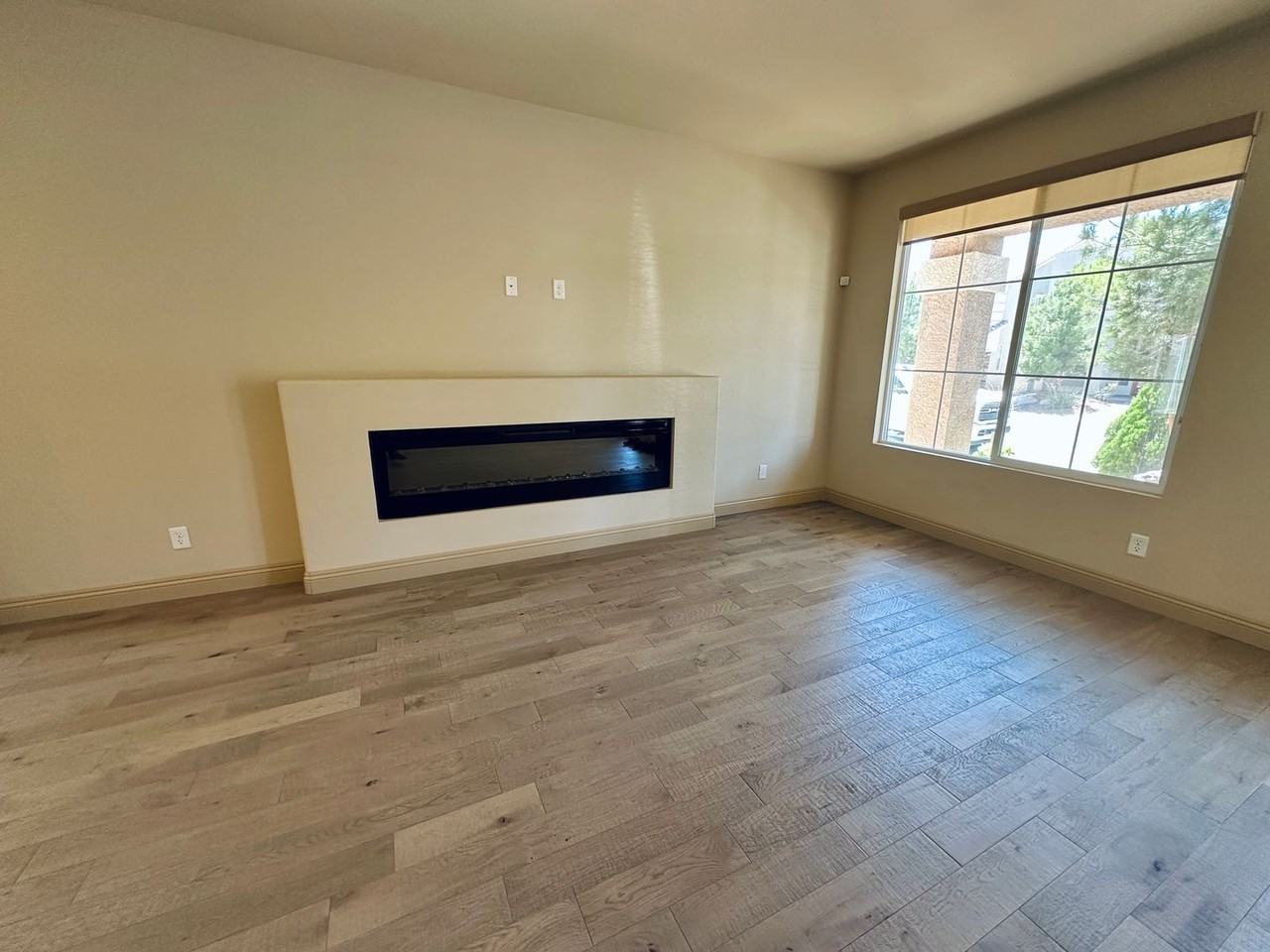 9842 Russian Hill St - Photo 6 of 50