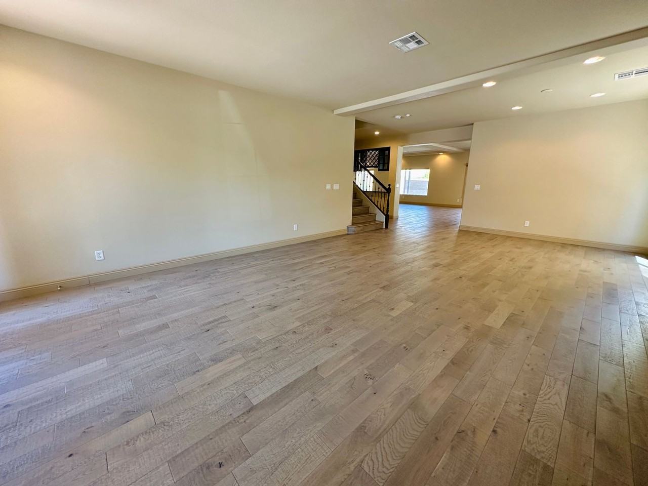 9842 Russian Hill St - Photo 7 of 50