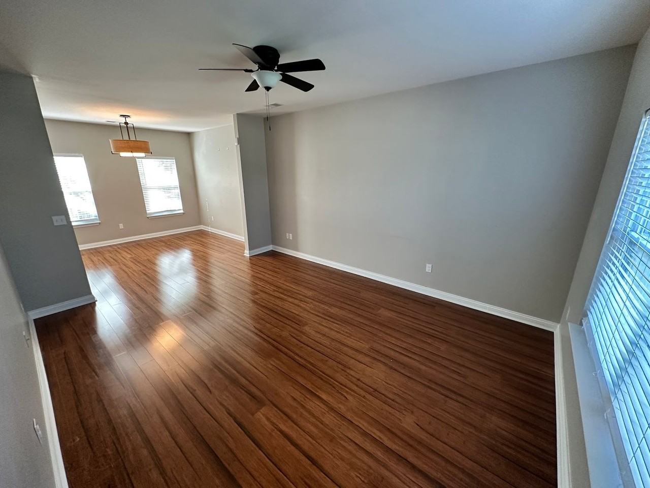 408 Cunningham Ln - Photo 3 of 28