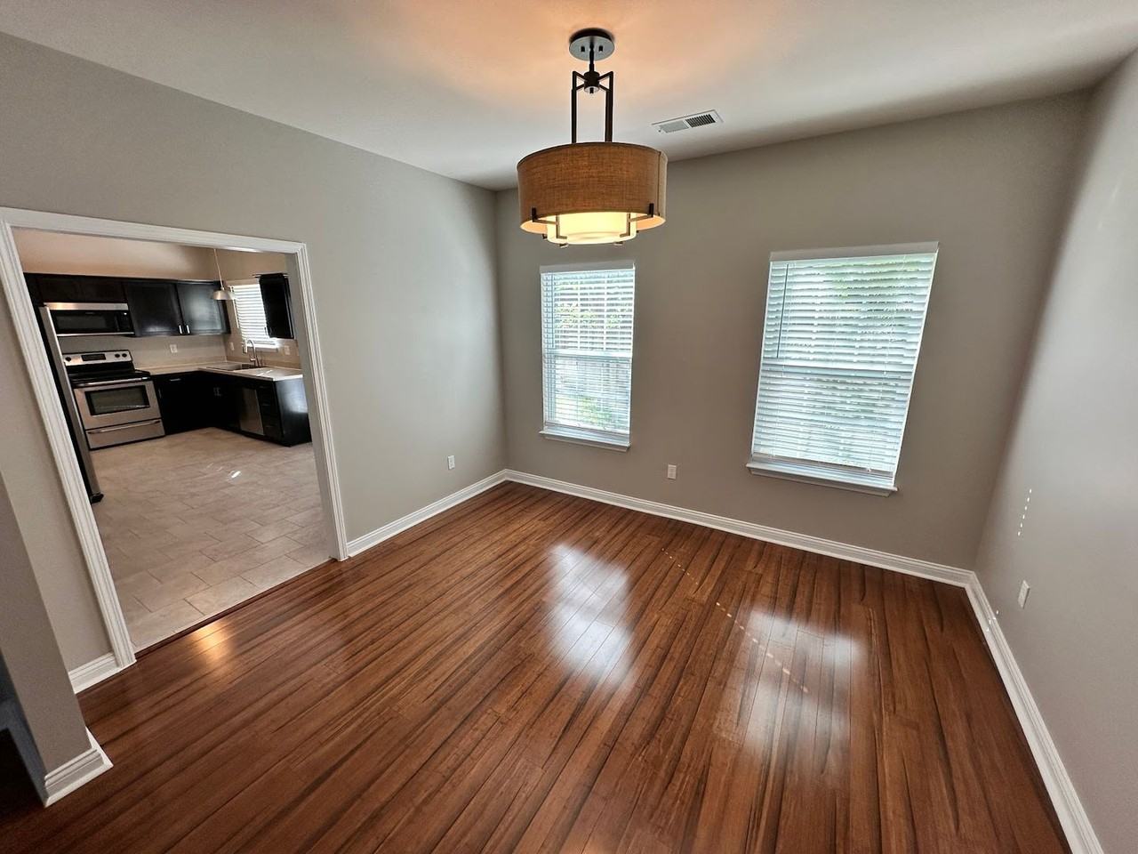 408 Cunningham Ln - Photo 5 of 28