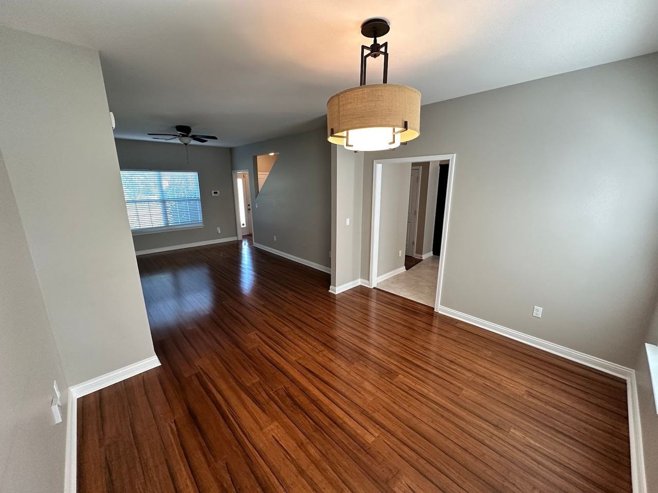 408 Cunningham Ln - Photo 6 of 28