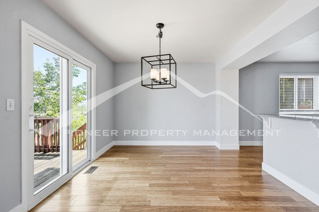 333 Sanders Cir - Photo 5 of 26