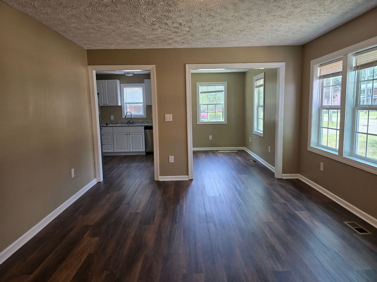 707 Miller Ave - Photo 3 of 21