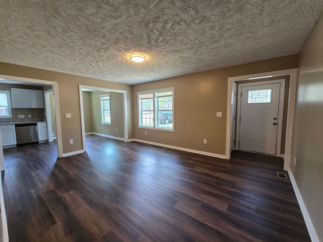 707 Miller Ave - Photo 4 of 21