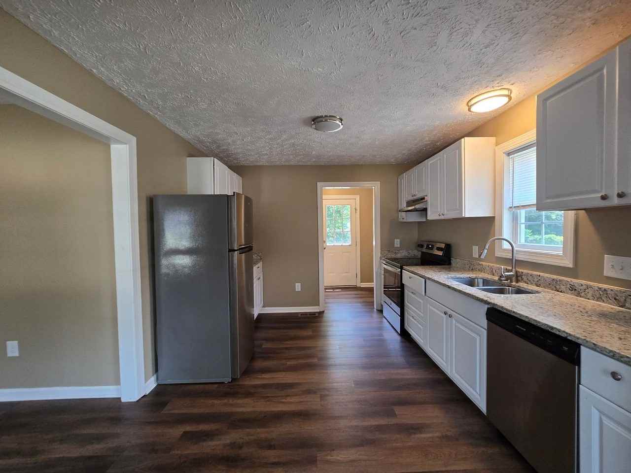 707 Miller Ave - Photo 7 of 21