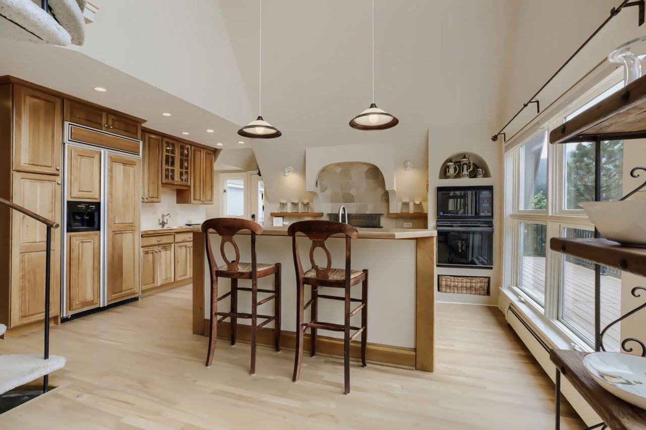 545 Bow Mountain Rd - Photo 2 of 33