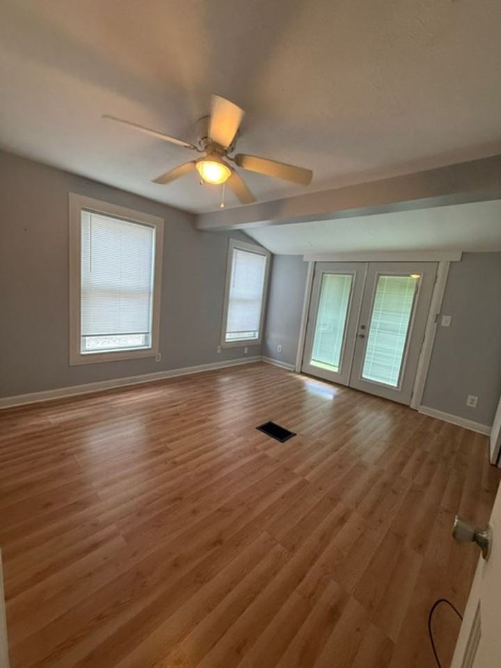57 Bonnie Ct - Photo 5 of 9