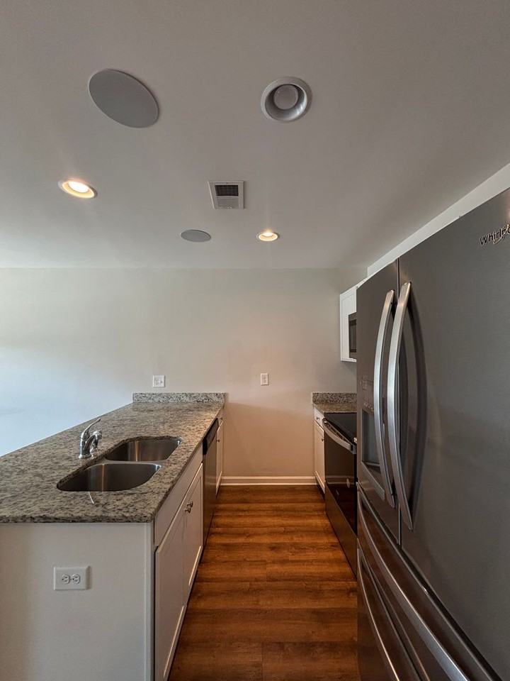 125 Adger Rd - Photo 4 of 25
