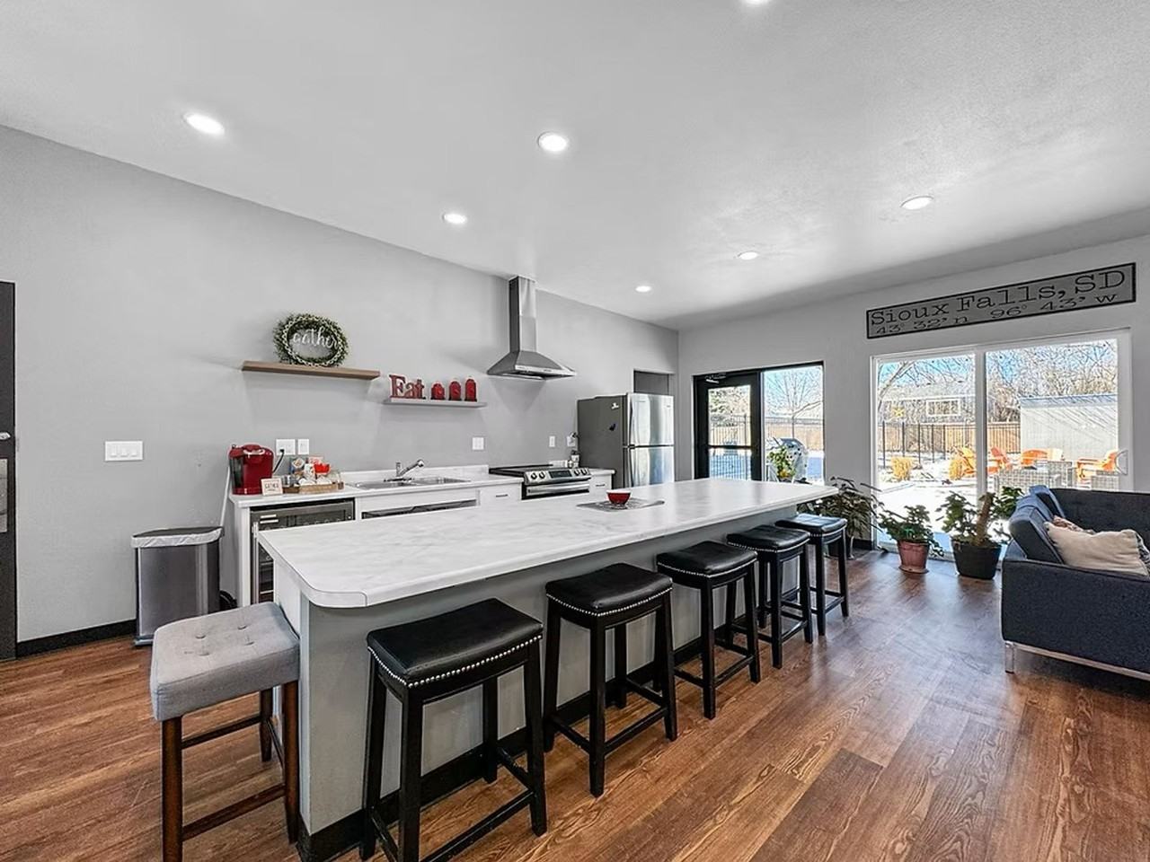 Teak Apartments - Photo 2 of 50