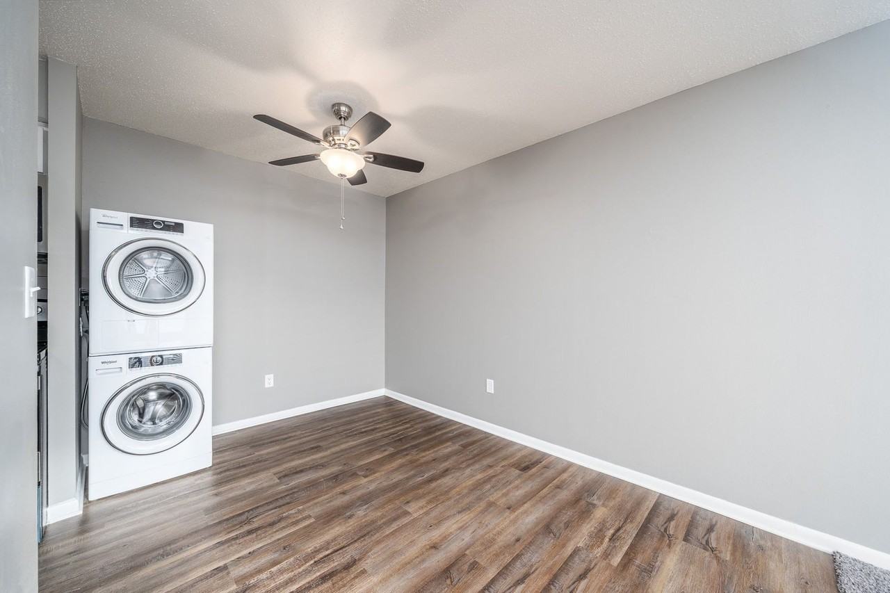 Teak Apartments - Photo 3 of 50