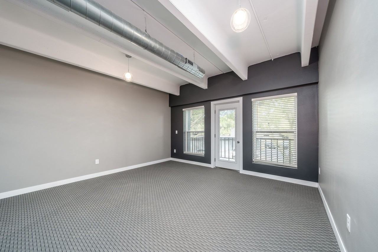 Teak Apartments - Photo 6 of 50