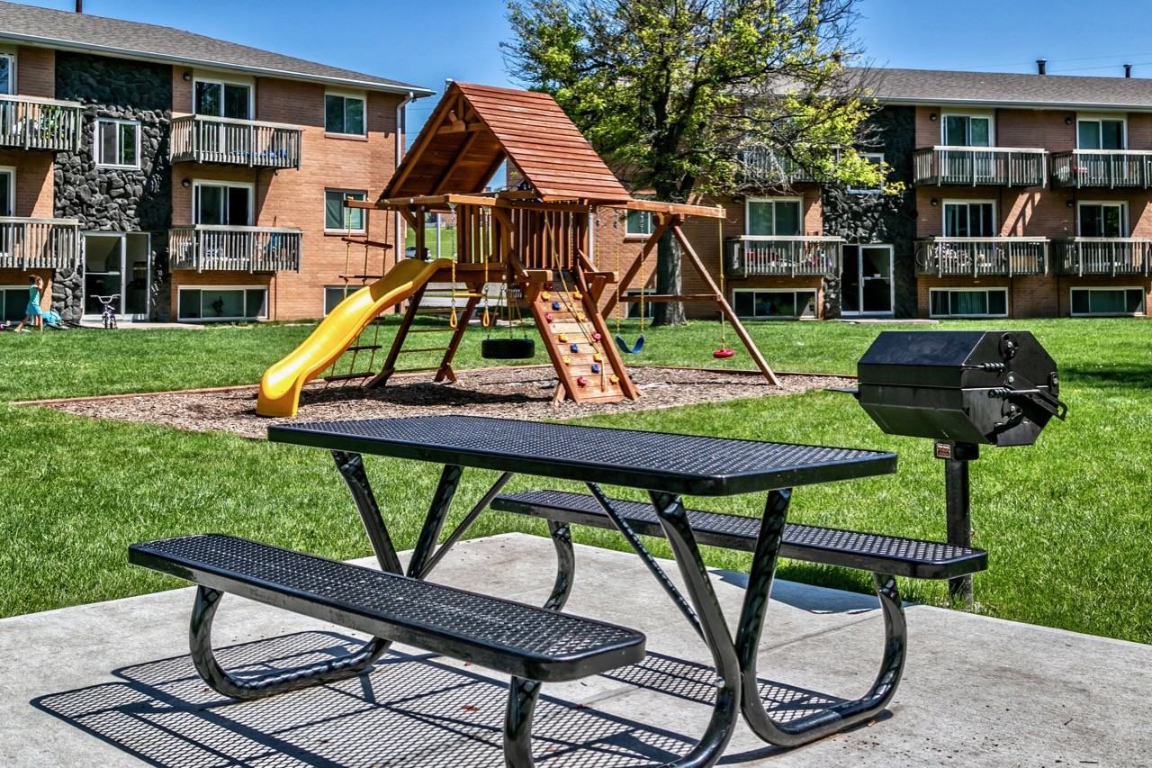 Oak Creek Apartments - Photo 6 of 23
