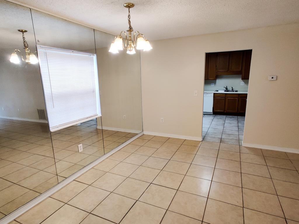 8105 Olympia Ct - Photo 7 of 31