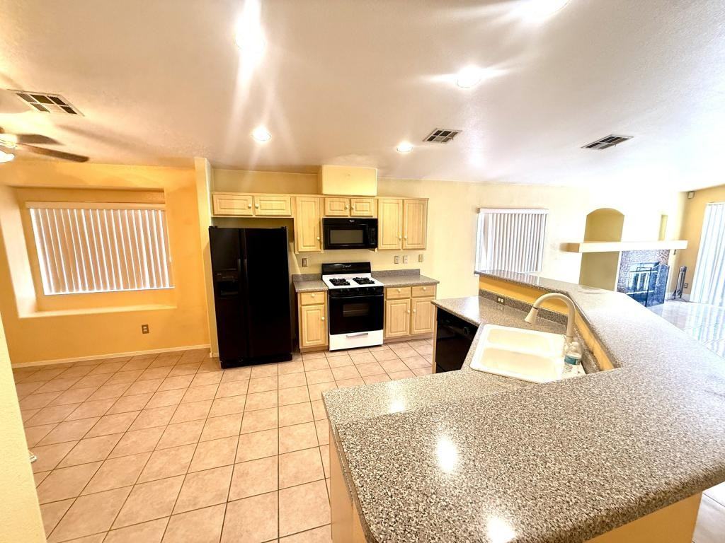 4851 Stormy Ridge St - Photo 4 of 22