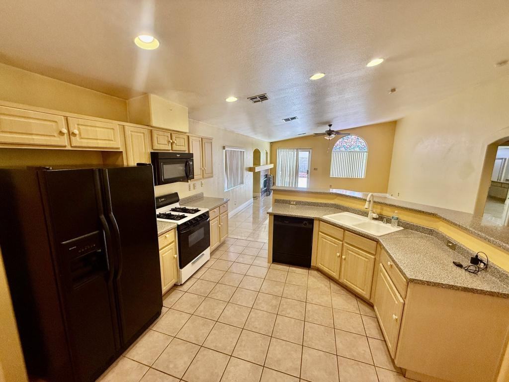 4851 Stormy Ridge St - Photo 5 of 22