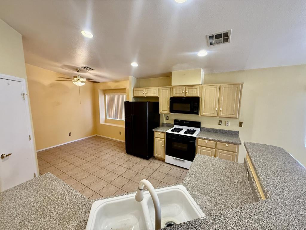 4851 Stormy Ridge St - Photo 6 of 22
