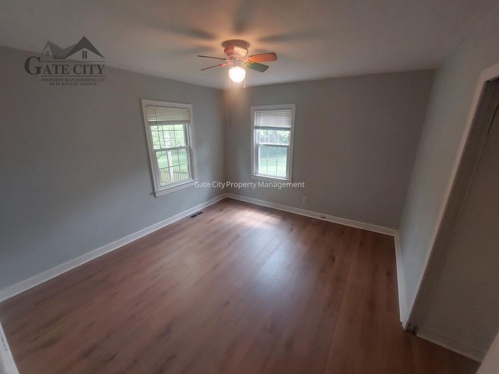 1218 Guyer St - Photo 7 of 8