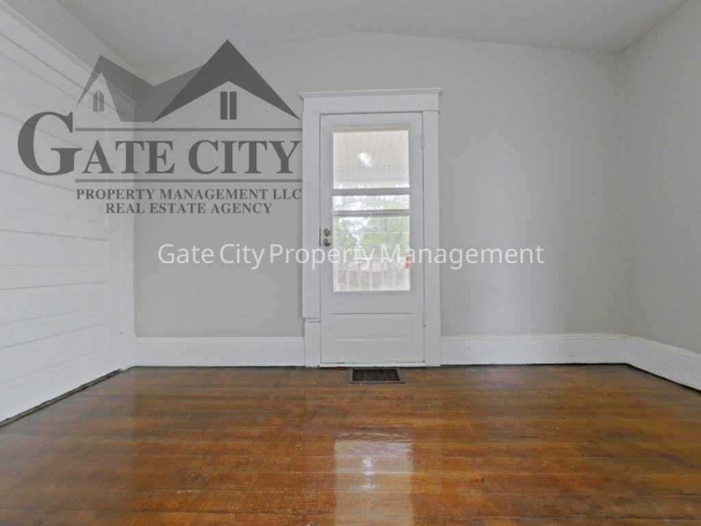 1006 Holton Pl Apt B - Photo 5 of 9