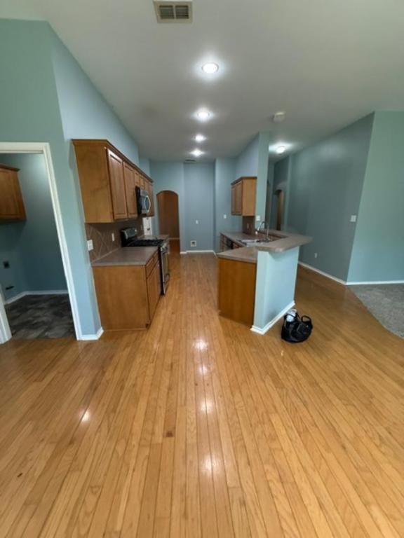 625 Winding Brook Ln - Photo 4 of 19