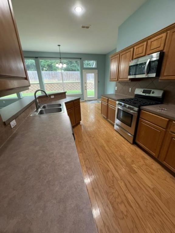 625 Winding Brook Ln - Photo 5 of 19