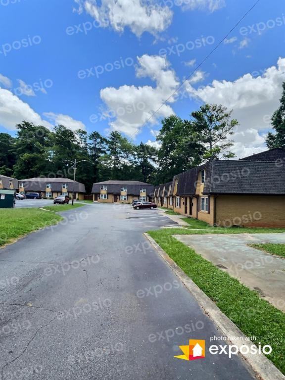 3198 Washington Road East Point GA 30344 - Photo 3 of 18
