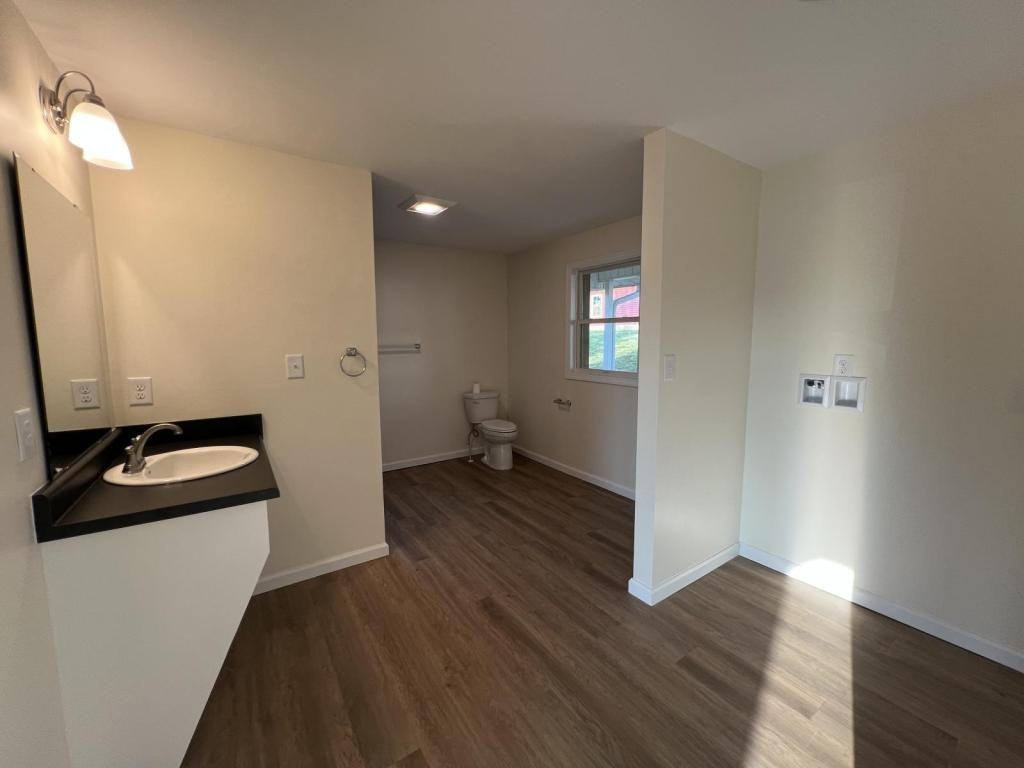 148 Illinois St - Photo 4 of 7