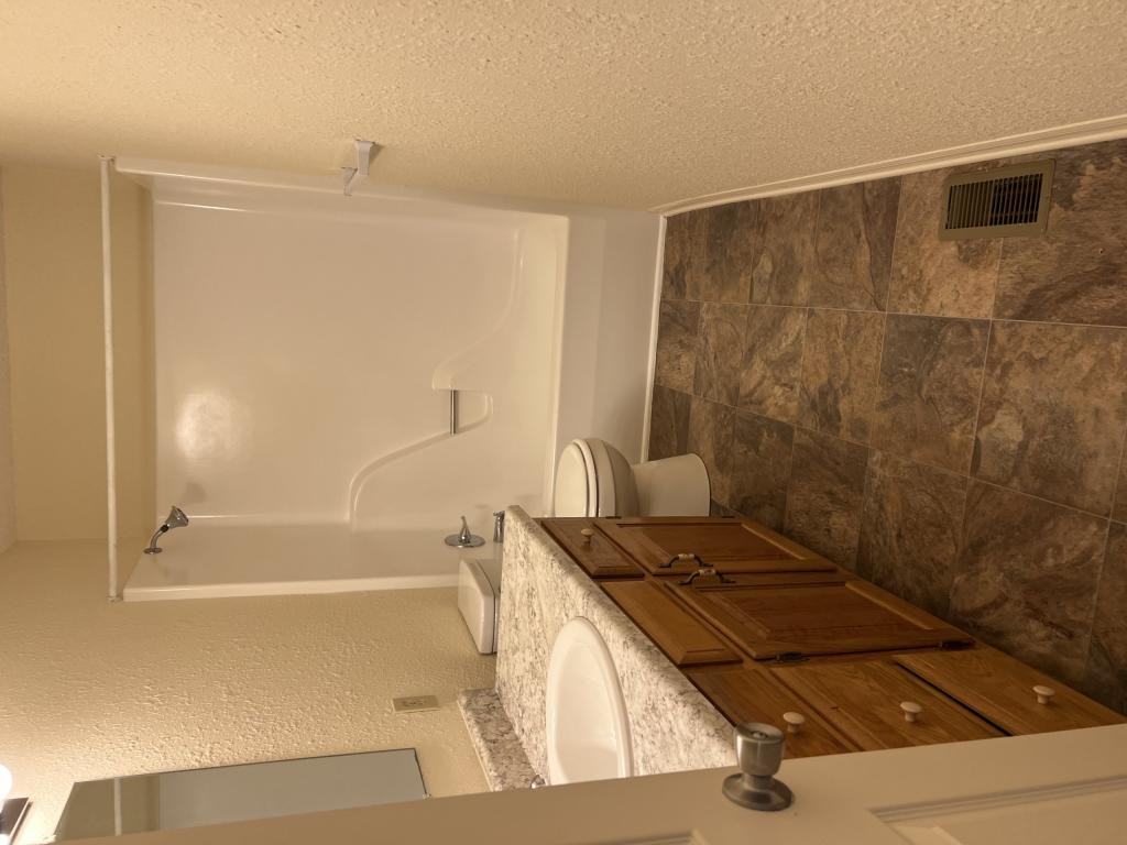 141 Rolling Oaks St Apt B - Photo 5 of 8