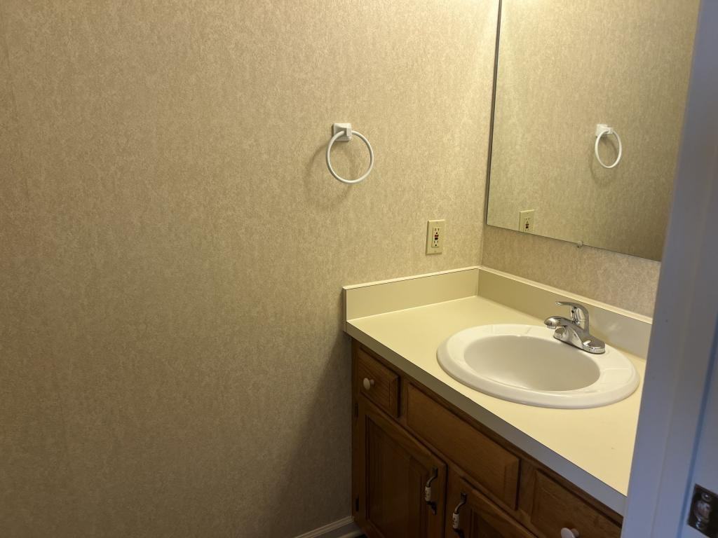 141 Rolling Oaks St Apt B - Photo 7 of 8