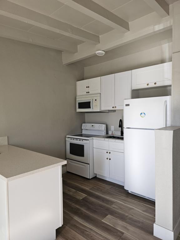 1147 May Ave - Photo 2 of 14
