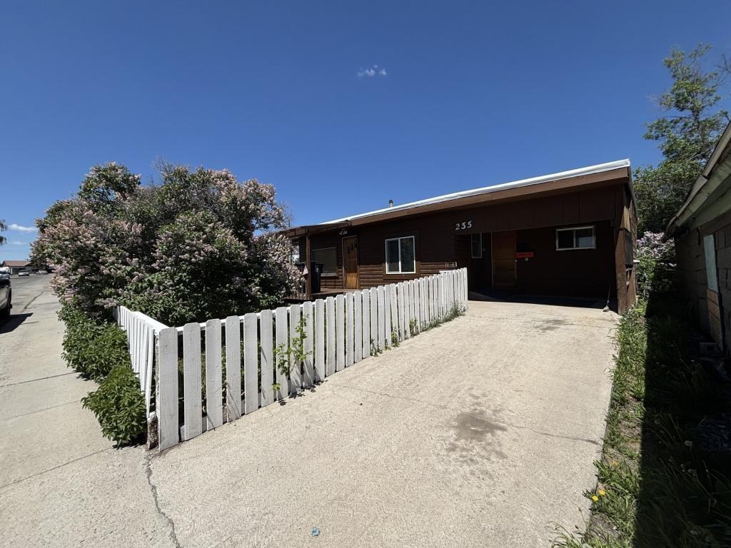 235 Curtis St - Photo 2 of 17