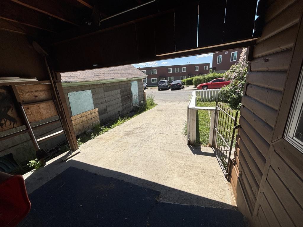 235 Curtis St - Photo 6 of 17