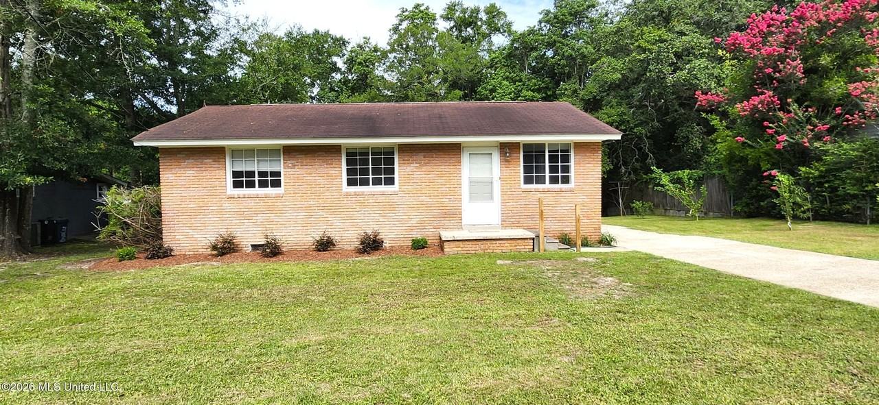 307 Live Oak Ave