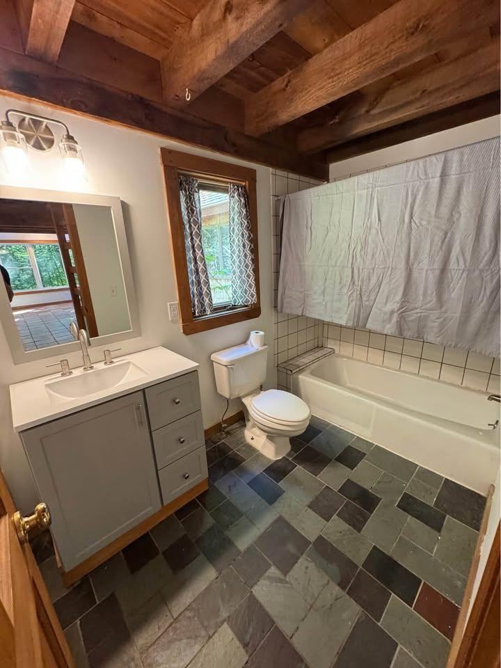 9 Jade Ln #B - Photo 3 of 6