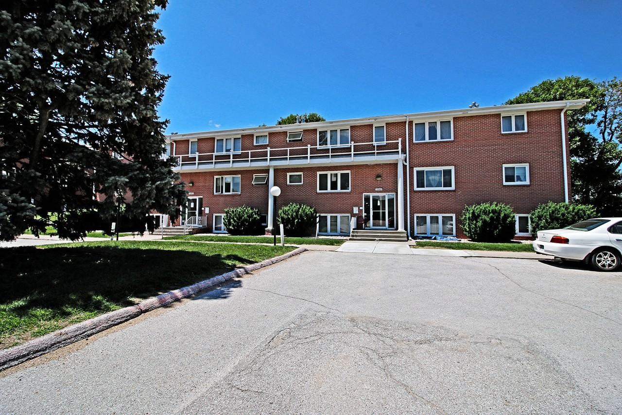 Flats on 75th - Photo 2 of 16