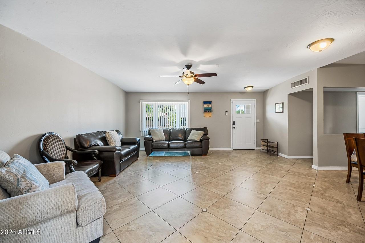 707 E Encanto Dr - Photo 5 of 37