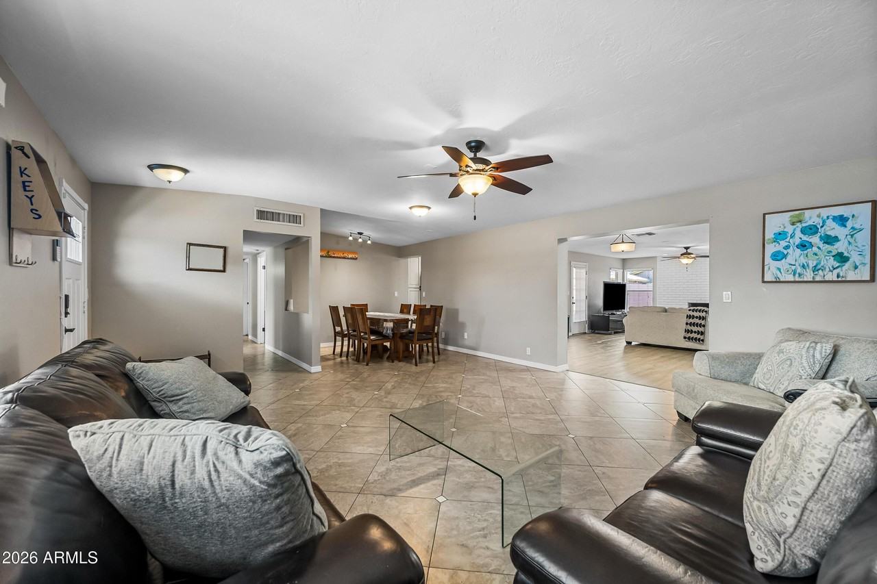 707 E Encanto Dr - Photo 6 of 37
