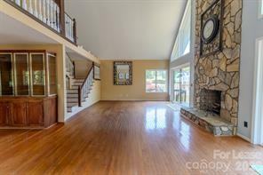 256 Greenbay Rd - Photo 7 of 43