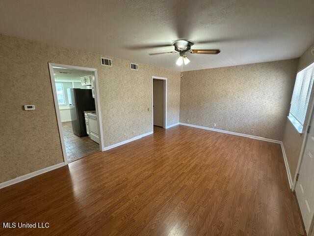 342 Lakebend Dr - Photo 2 of 18