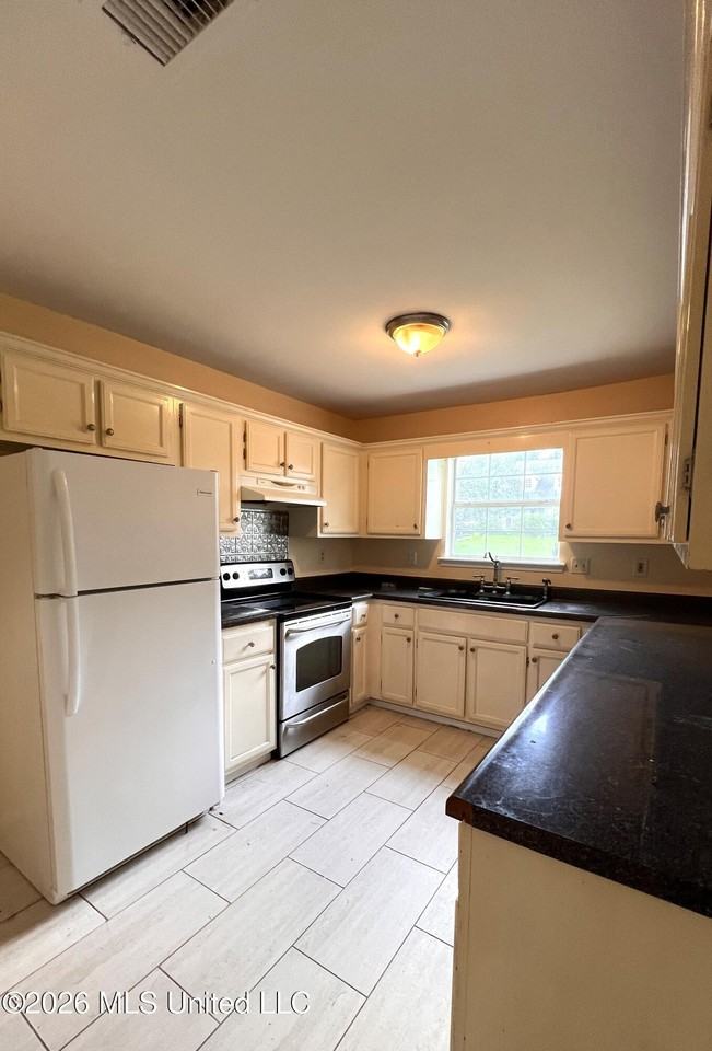 13452 Windridge Dr - Photo 4 of 5