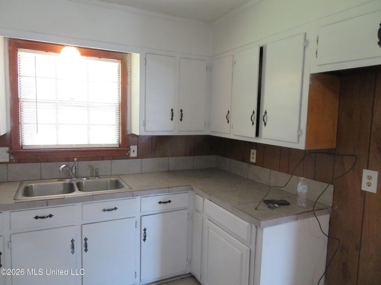 356 Springdale Cir - Photo 6 of 31