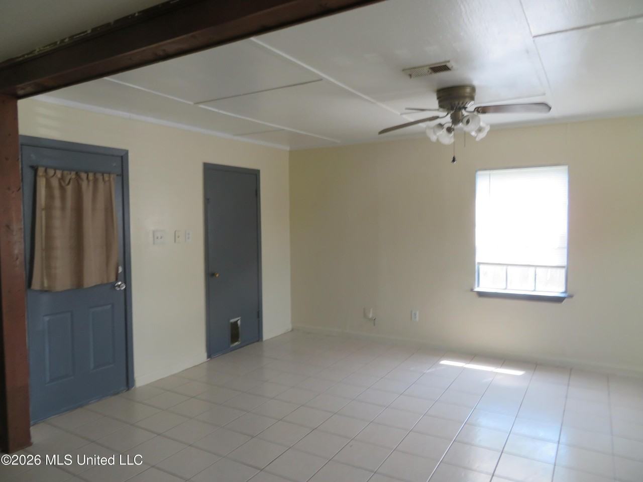 356 Springdale Cir - Photo 7 of 31