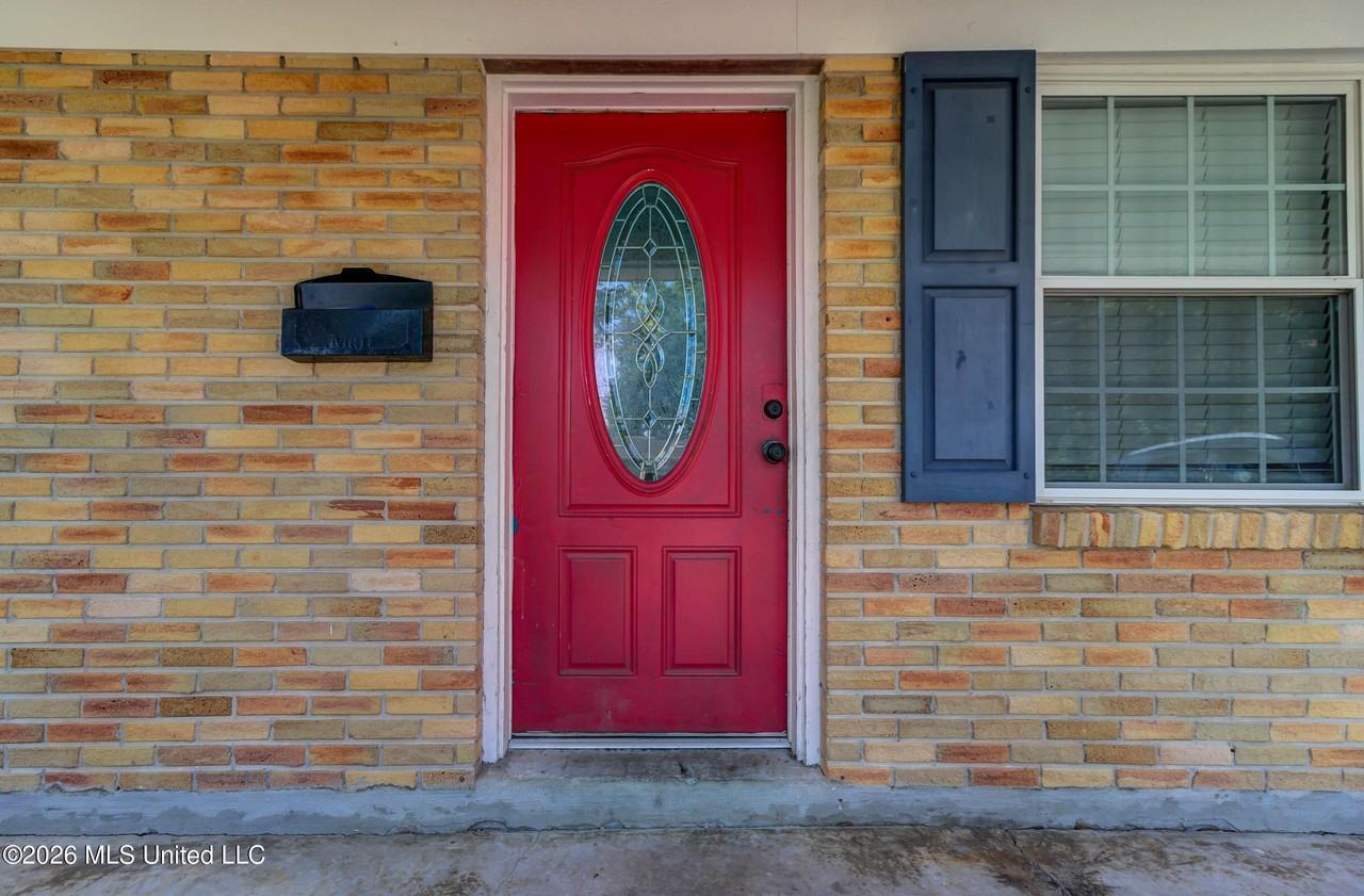 2323 Middlecoff Dr - Photo 2 of 44