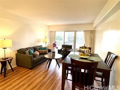 303 Liliuokalani Ave #301 - Photo 2 of 10