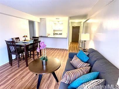 303 Liliuokalani Ave #301 - Photo 7 of 10