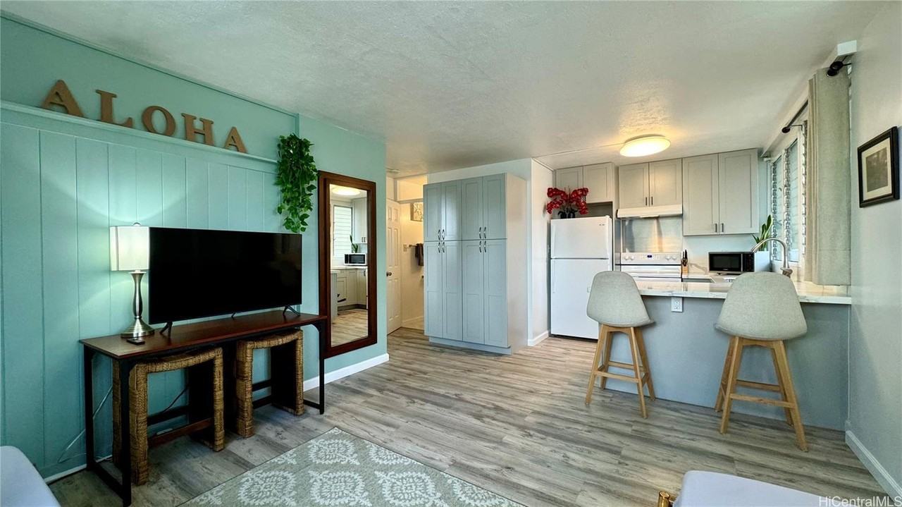 455 Lewers St - Photo 6 of 14