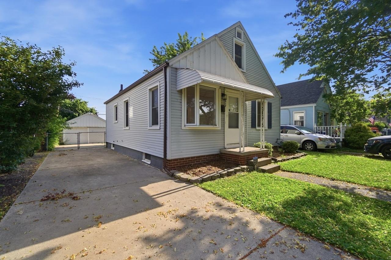 2917 123rd St - Photo 3 of 49