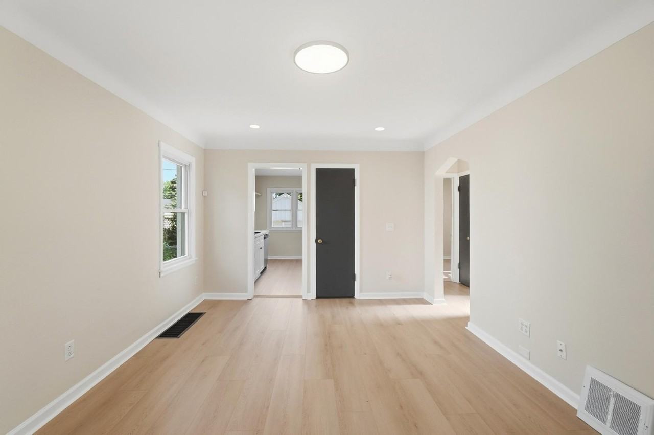 2917 123rd St - Photo 5 of 49