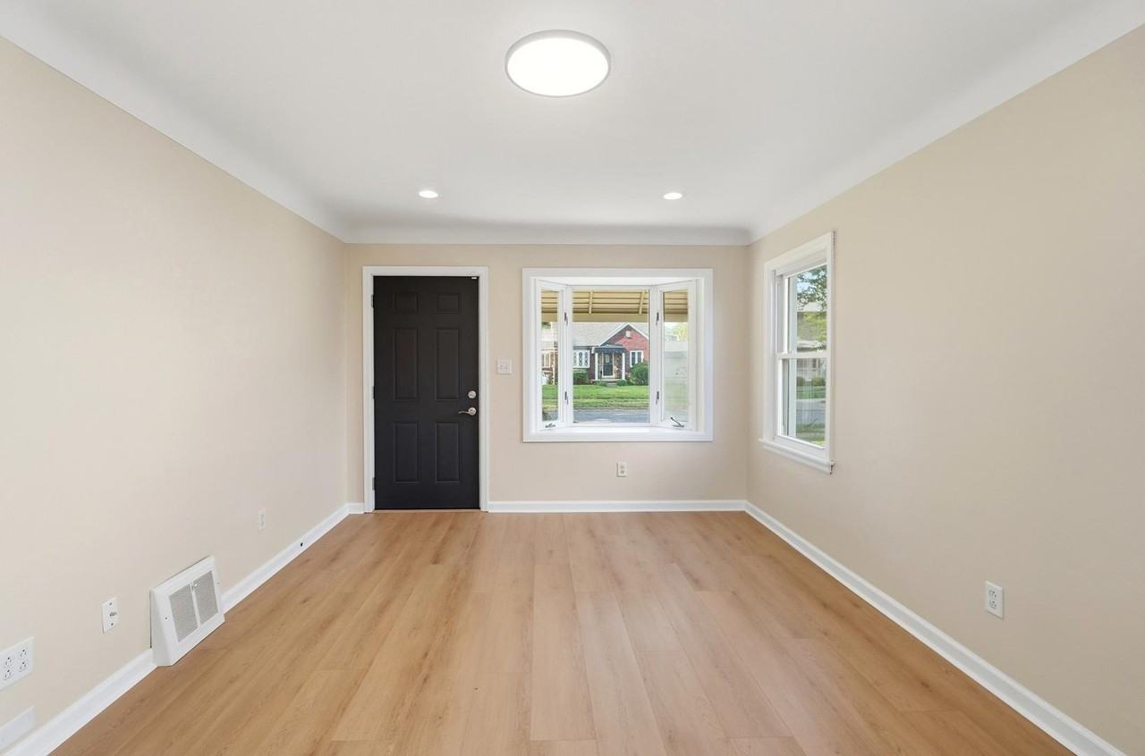 2917 123rd St - Photo 6 of 49