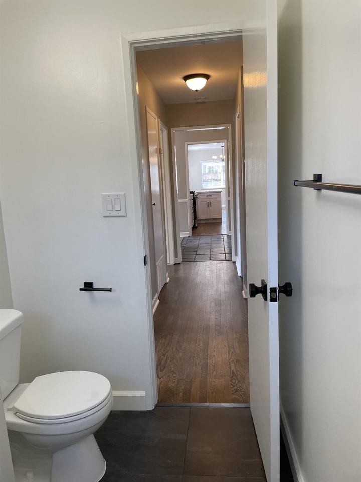 2634 Balfour Ave - Photo 3 of 41