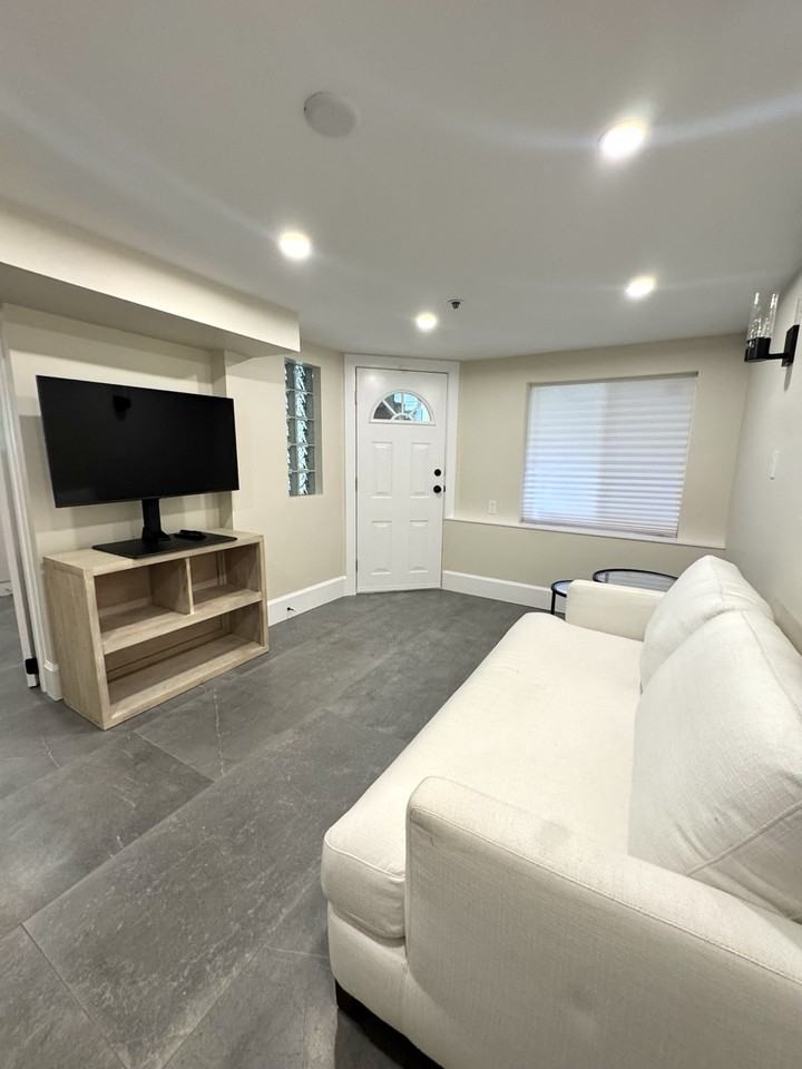 4298 West 11th Avenue - Photo 4 of 11